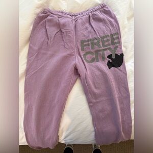 FreeCity sweats